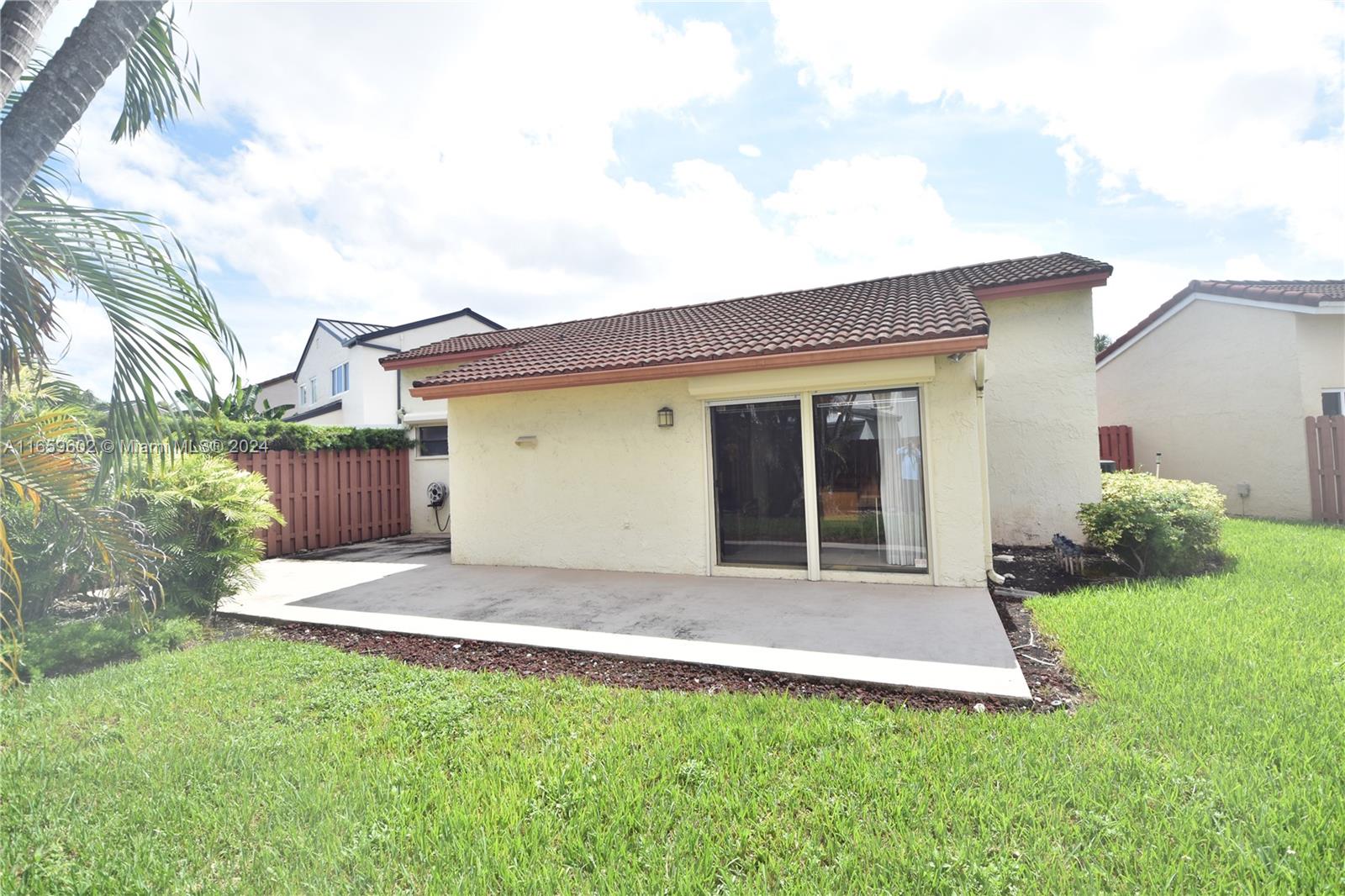 1096 SW 135th Ct