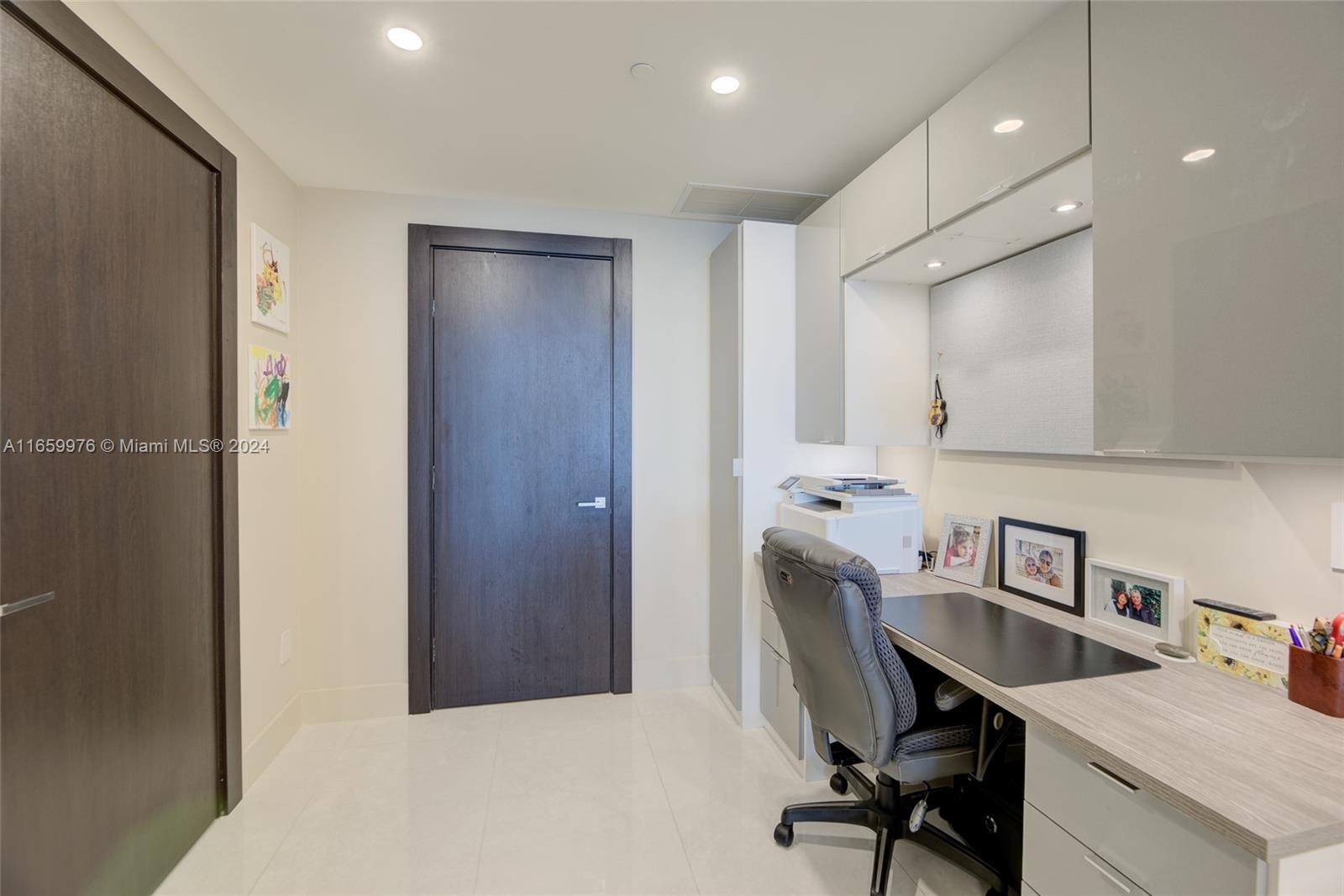 3131 NE 7th Ave # 3202