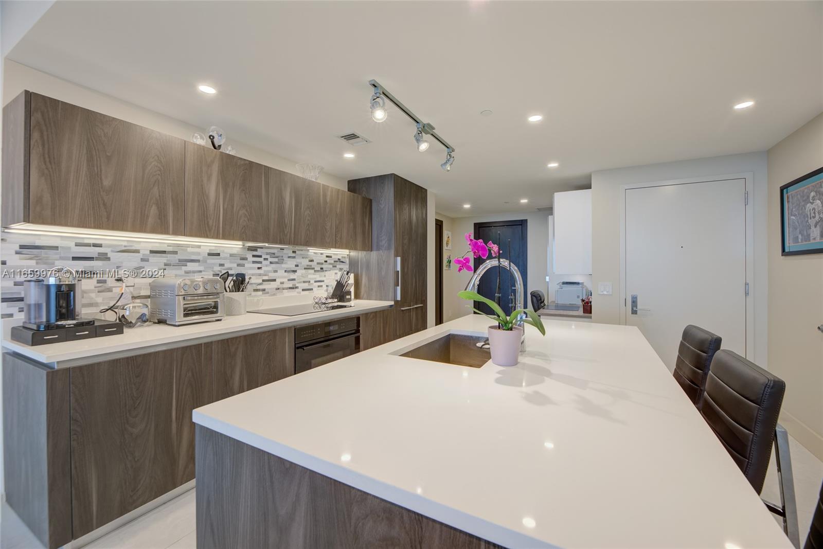 3131 NE 7th Ave # 3202