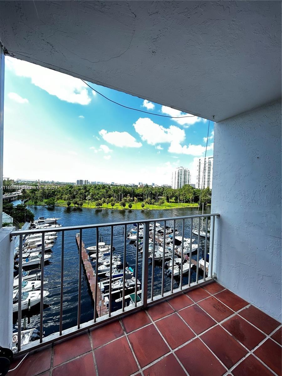 1700 NW N River Dr # 909