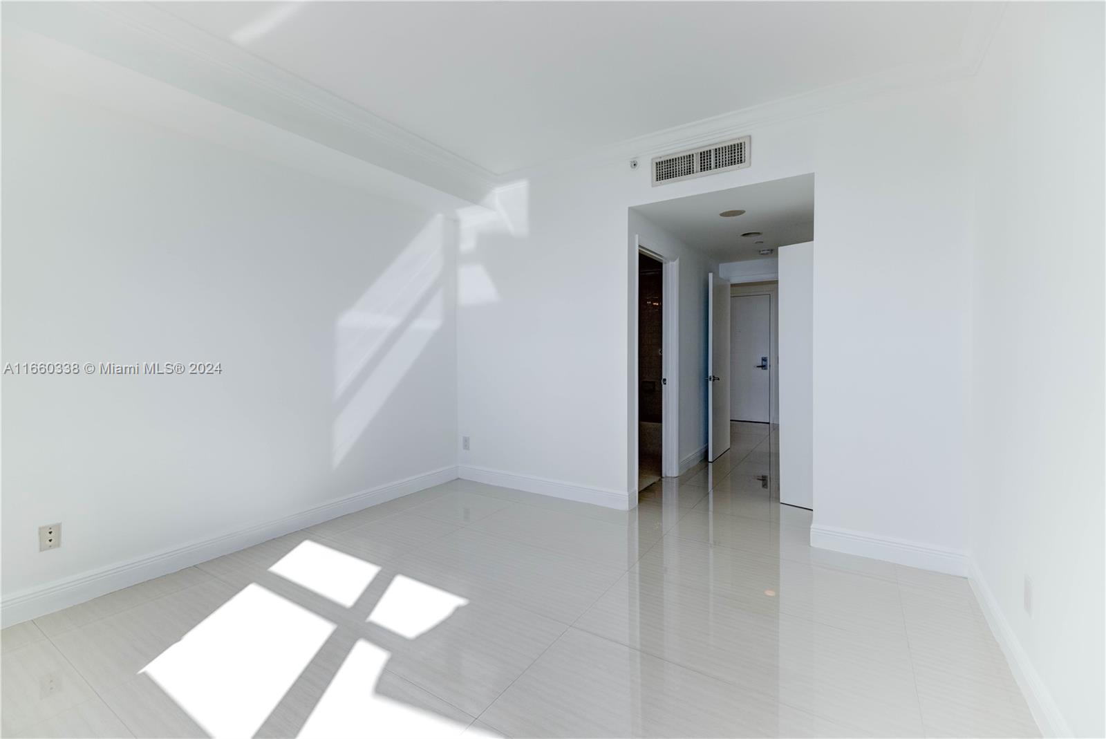 2475 Brickell Ave # 1807