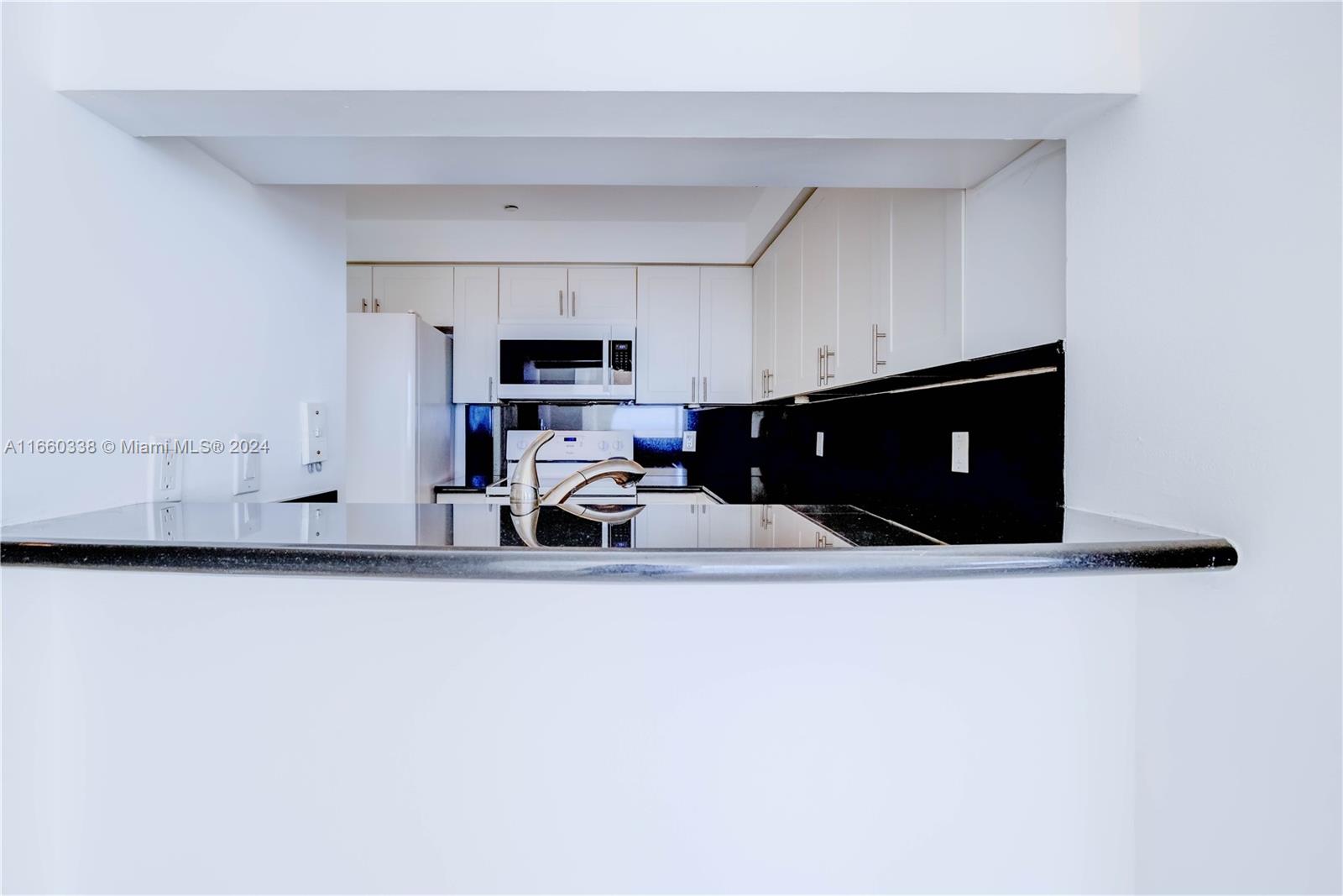 2475 Brickell Ave # 1807