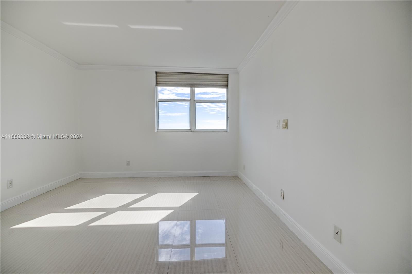 2475 Brickell Ave # 1807