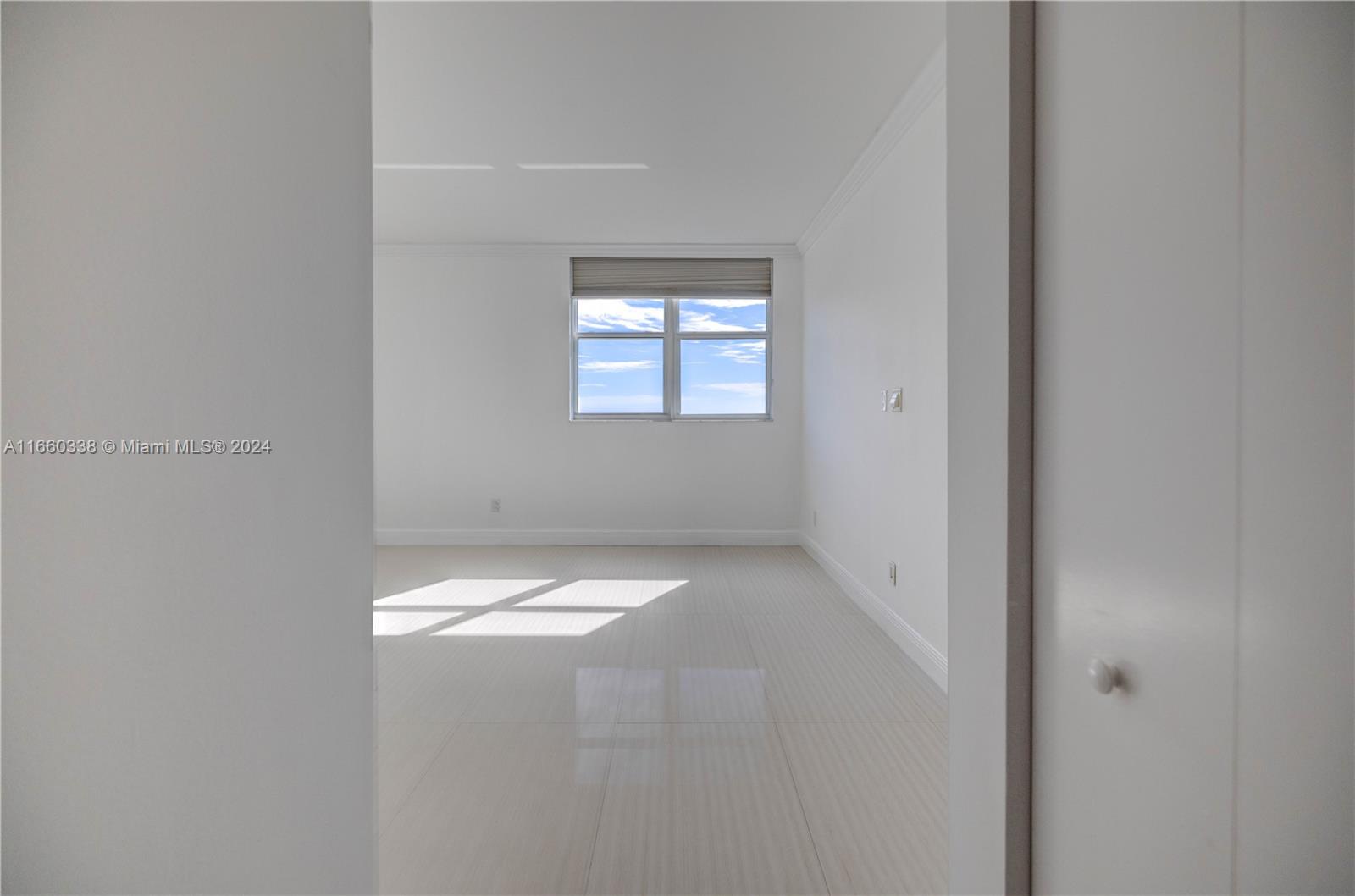 2475 Brickell Ave # 1807