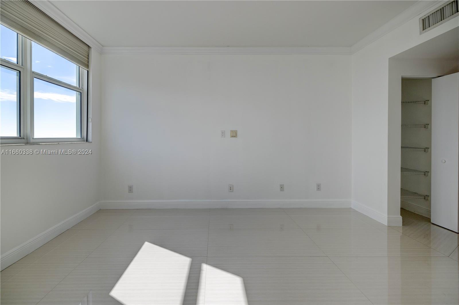 2475 Brickell Ave # 1807
