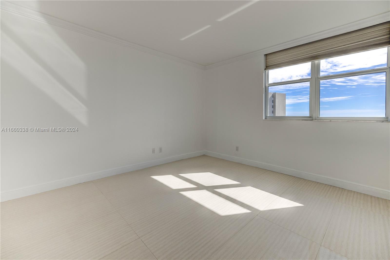 2475 Brickell Ave # 1807