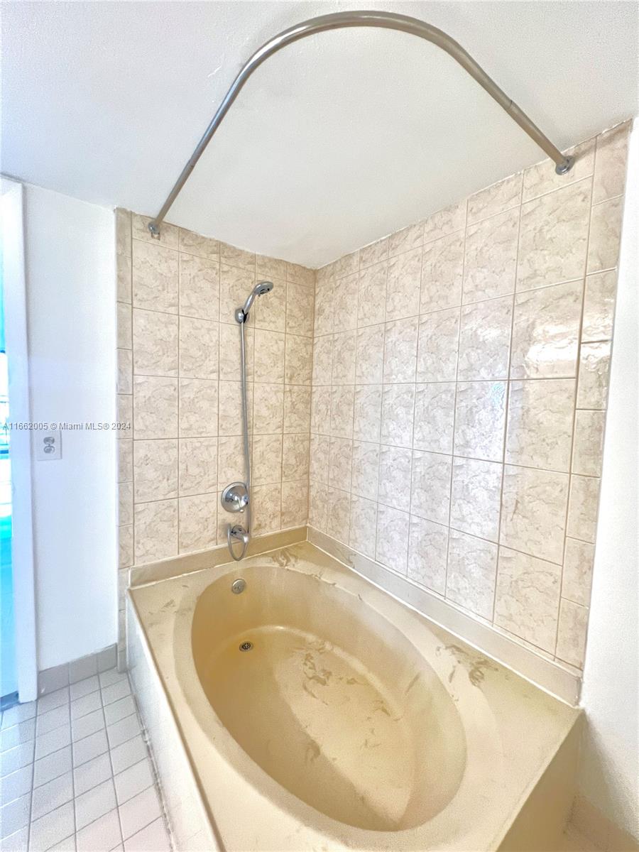 20860 San Simeon Way # 6 Unit: 301-6