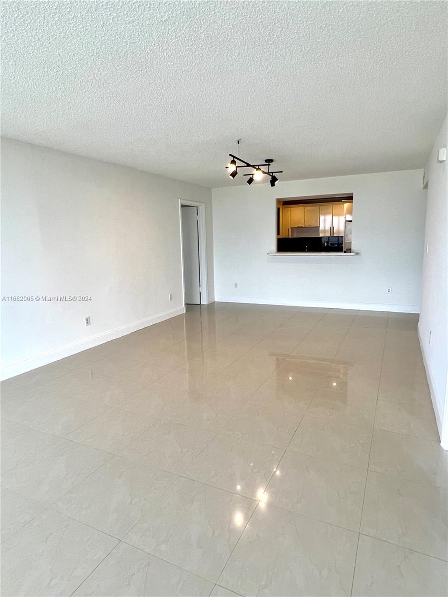 20860 San Simeon Way # 6 Unit: 301-6