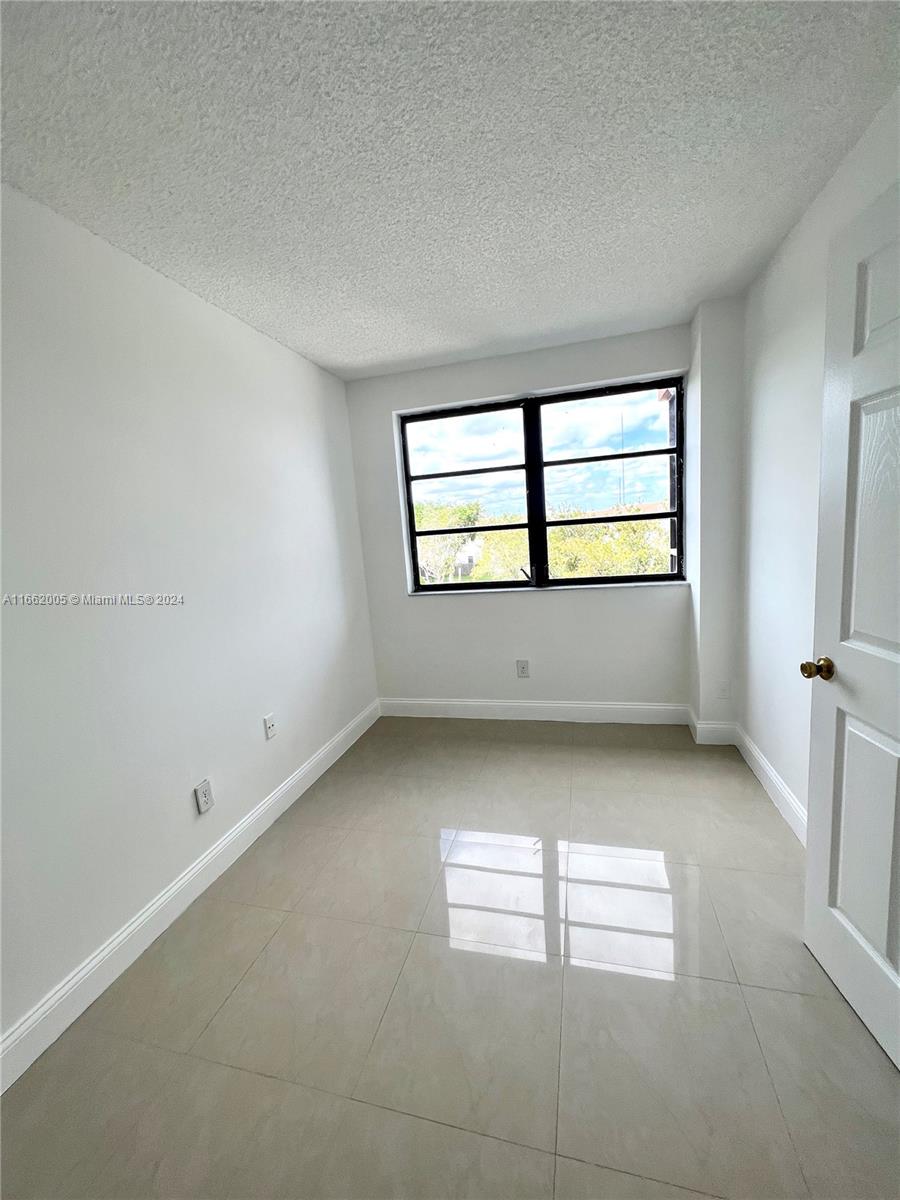 20860 San Simeon Way # 6 Unit: 301-6