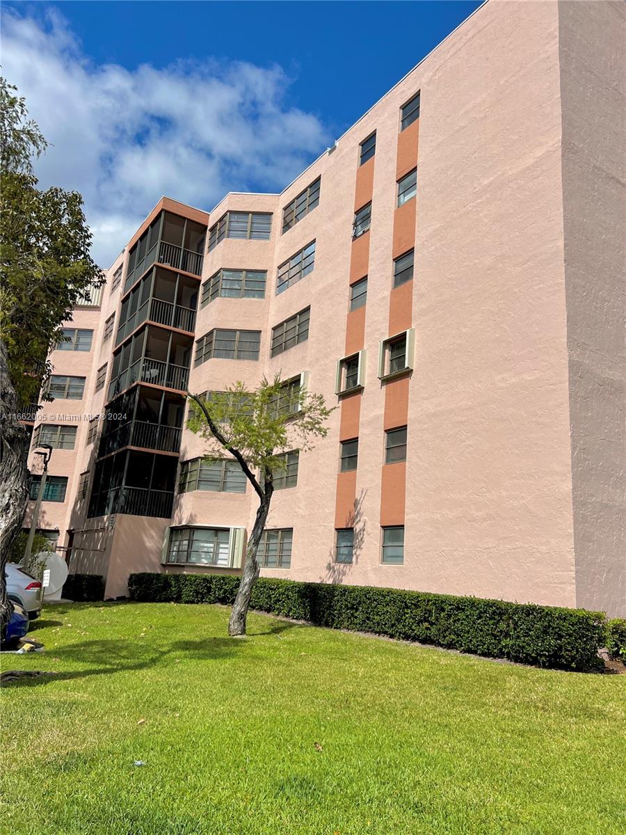 20860 San Simeon Way # 6 Unit: 301-6