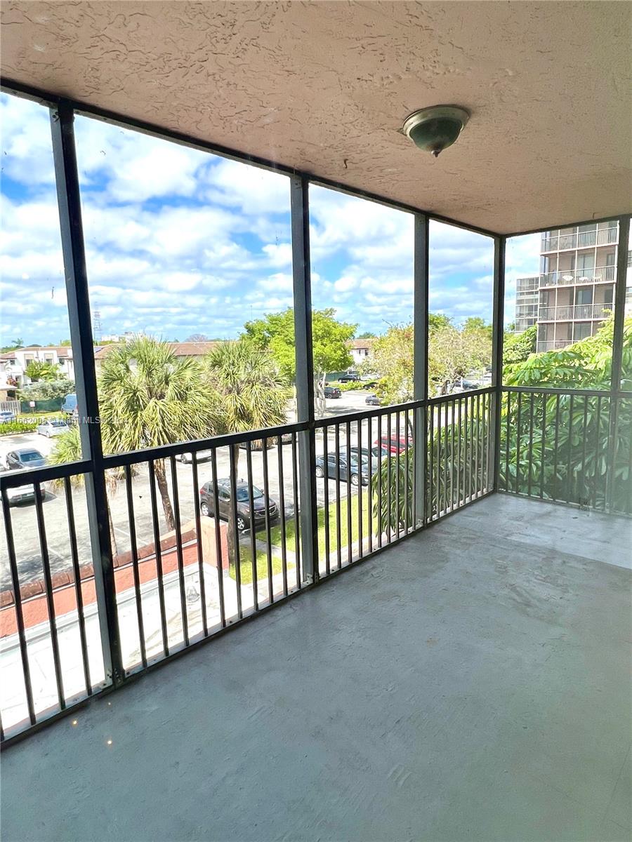 20860 San Simeon Way # 6 Unit: 301-6