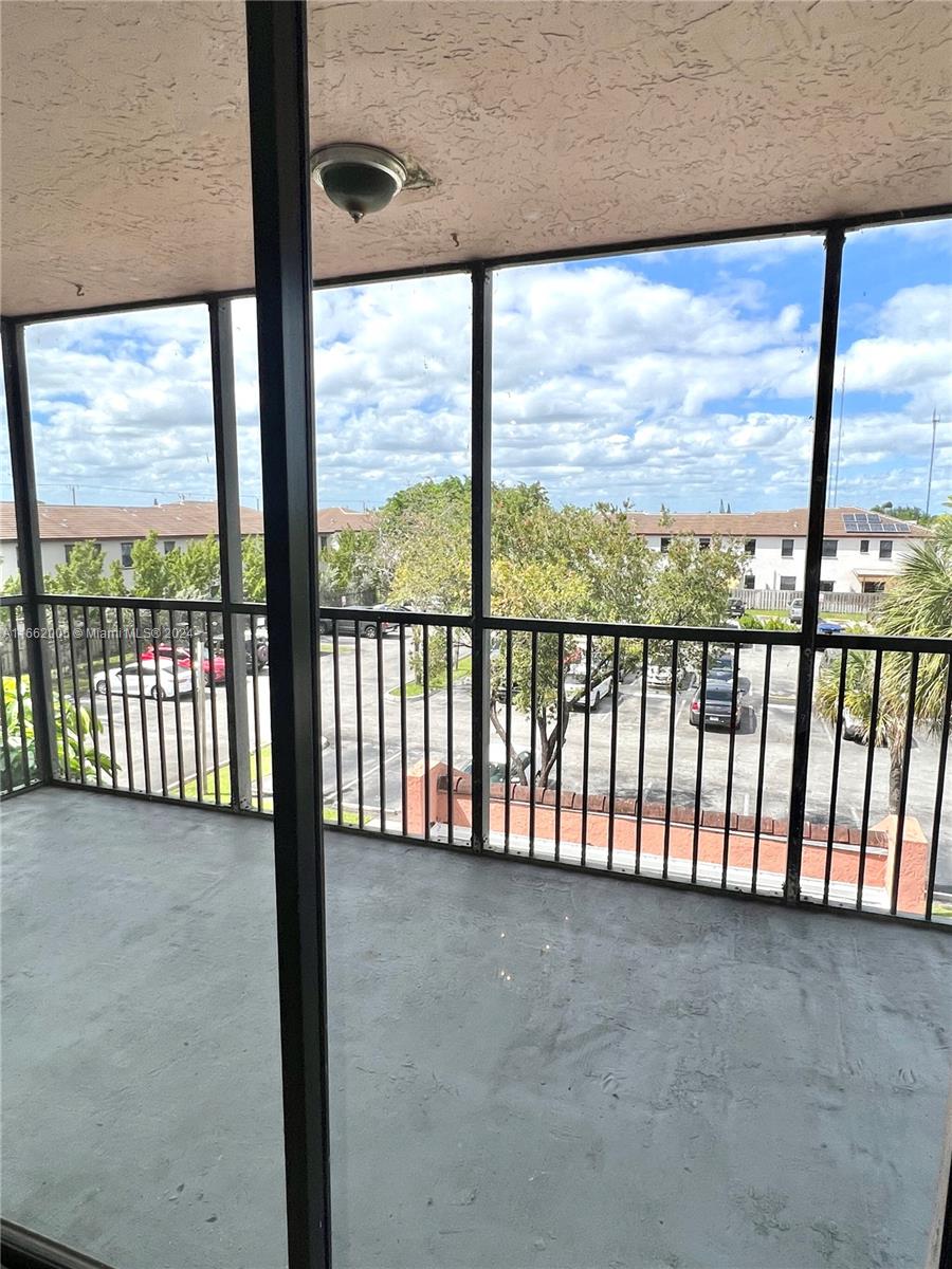 20860 San Simeon Way # 6 Unit: 301-6