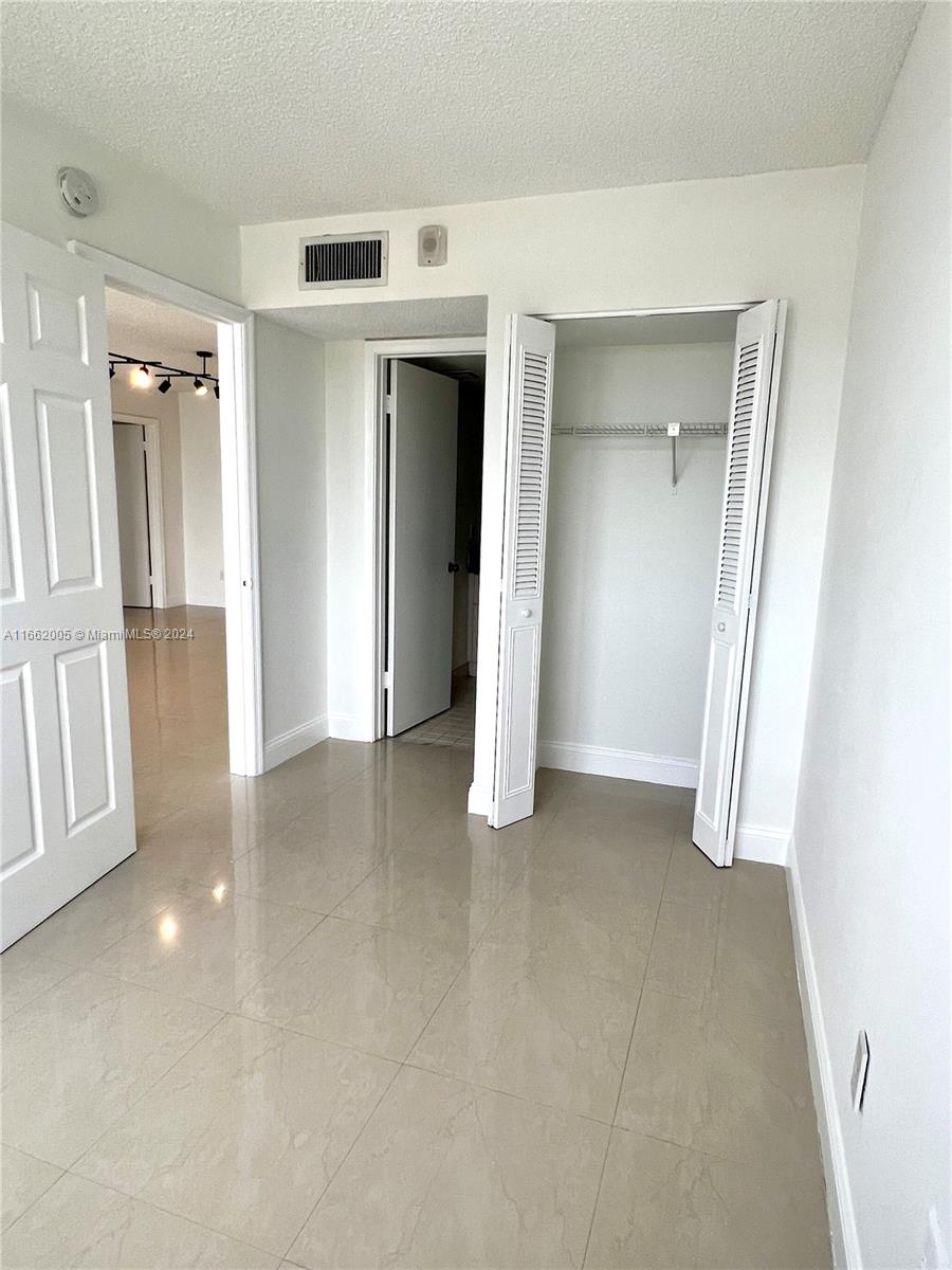 20860 San Simeon Way # 6 Unit: 301-6