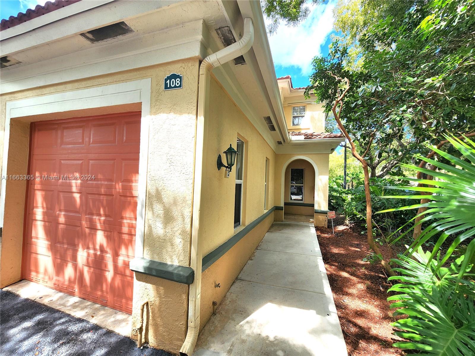 2492 Centergate Dr # 108