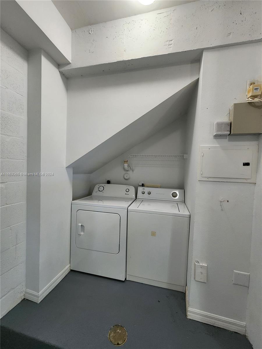 2492 Centergate Dr # 108