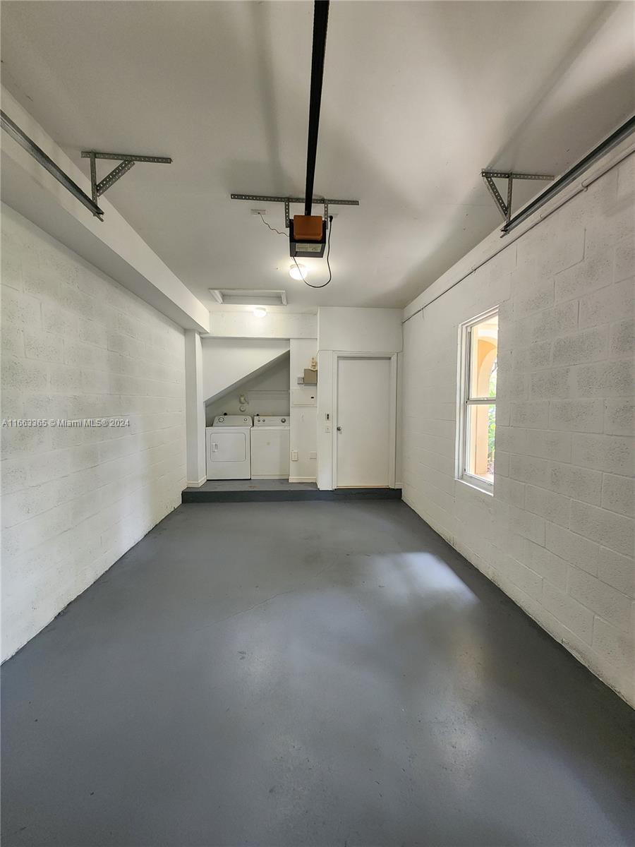 2492 Centergate Dr # 108