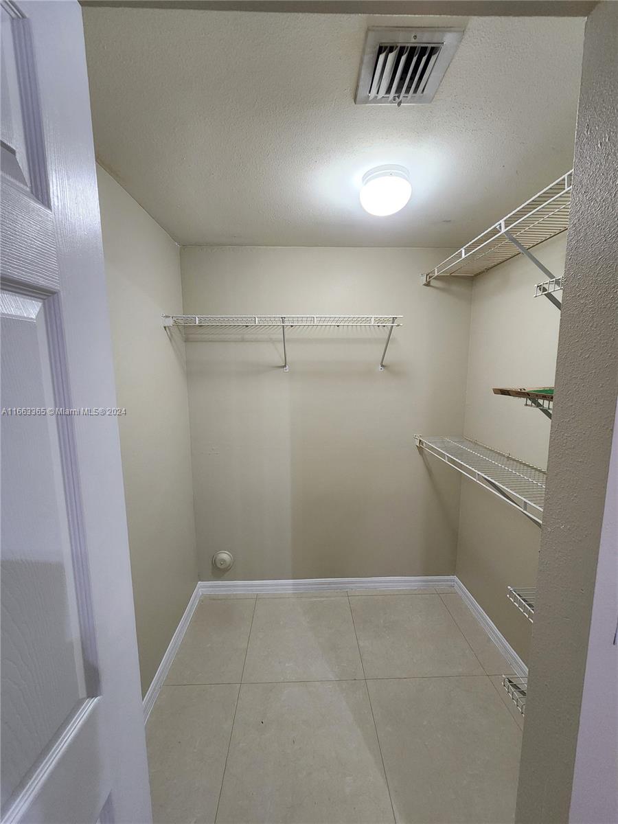 2492 Centergate Dr # 108