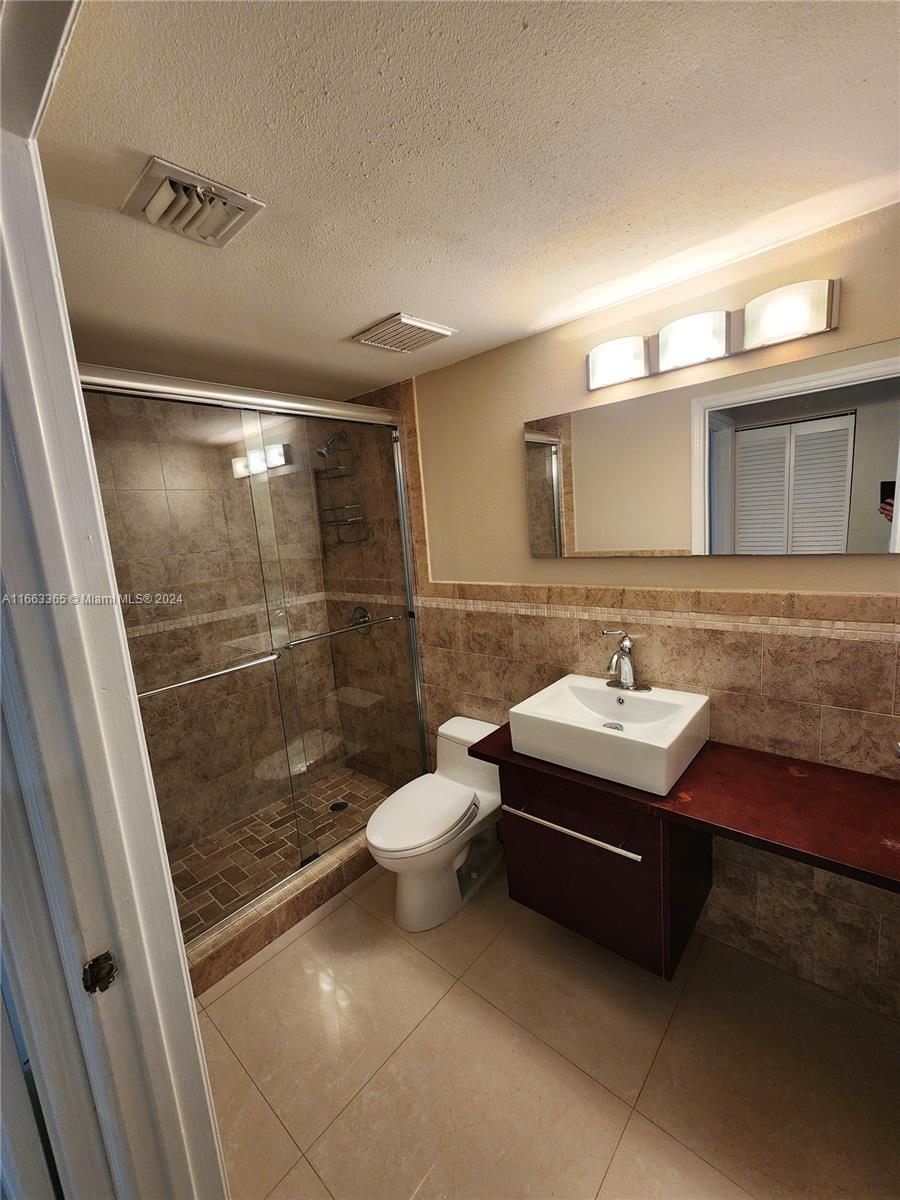 2492 Centergate Dr # 108