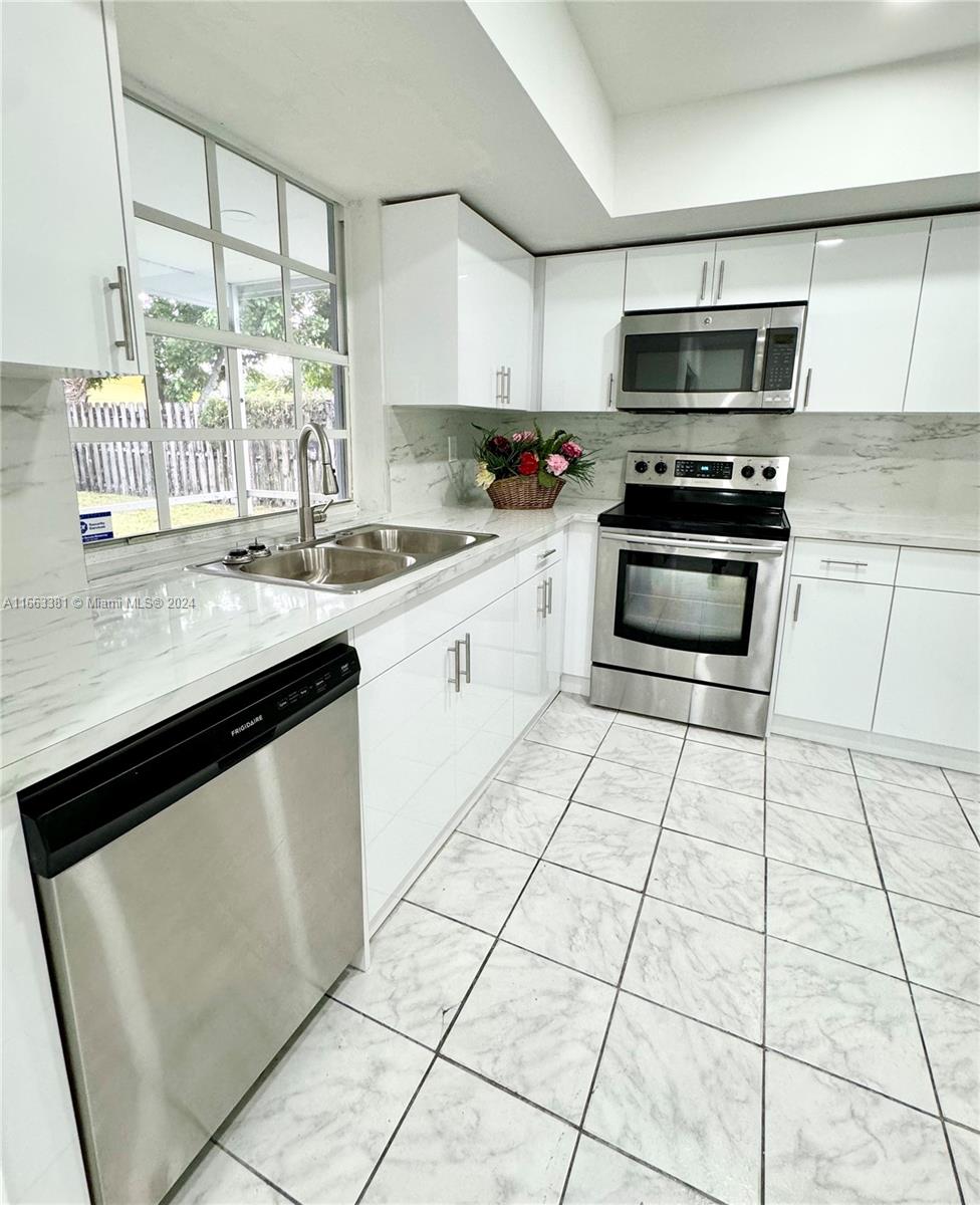 4510 NW 32nd Ct