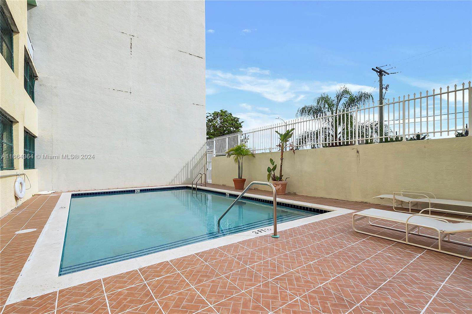 1350 NW 8th Ct # 4 Unit: B1-4