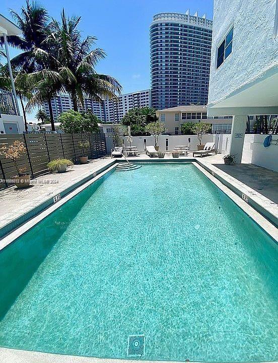 1455 West Ave # 702