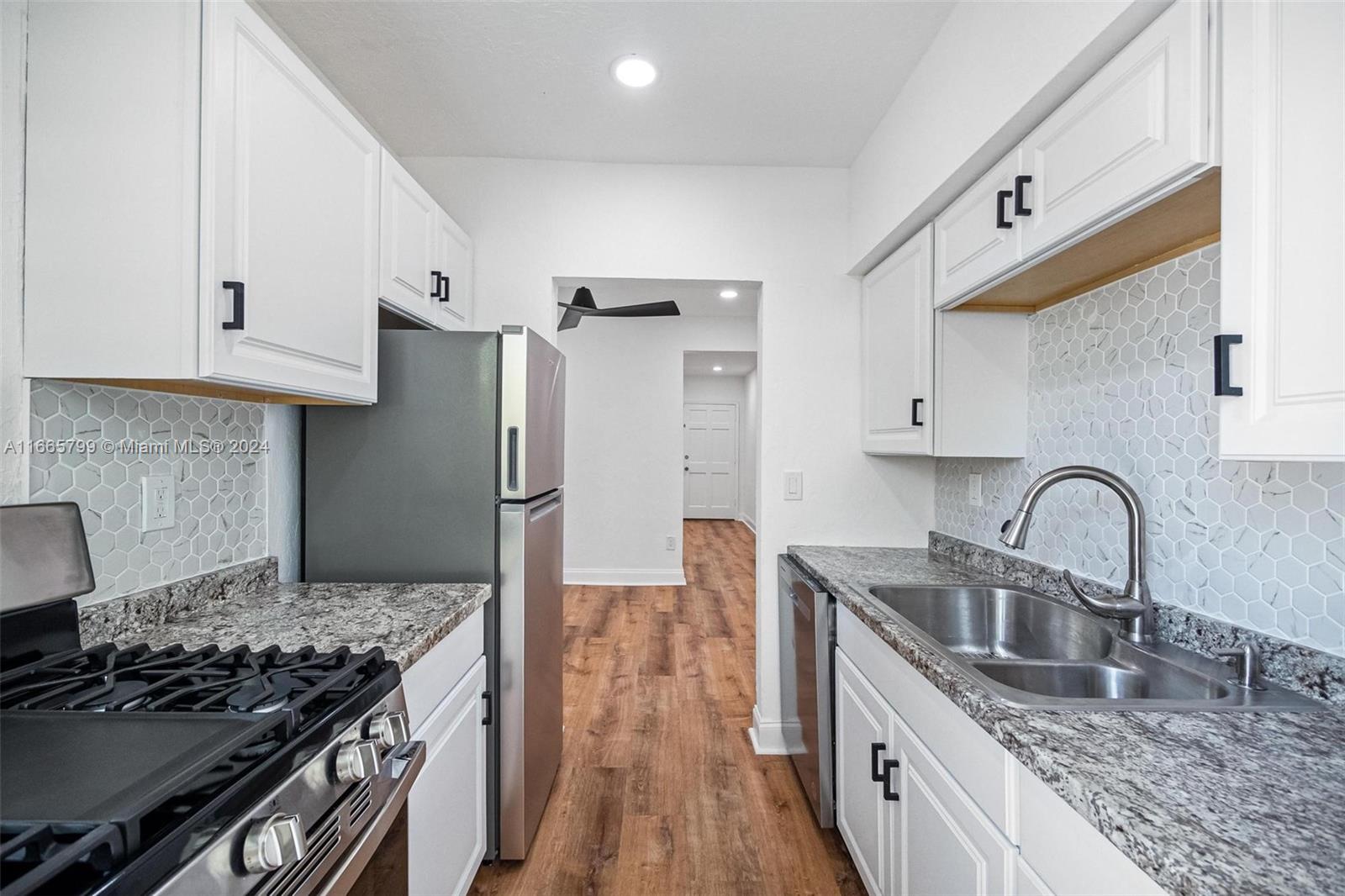 911 Meridian Ave # 106