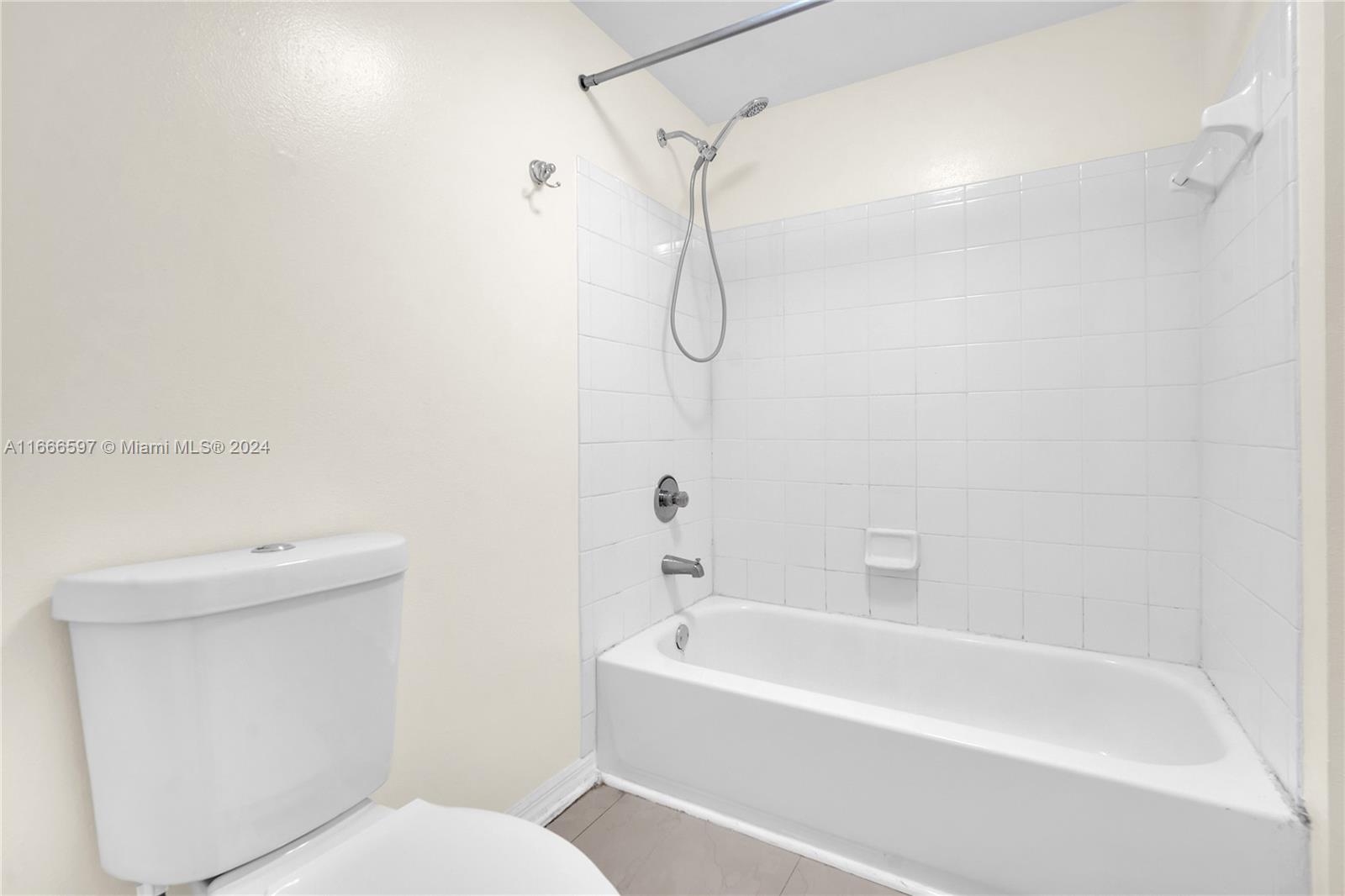 2490 Centergate Dr # 205