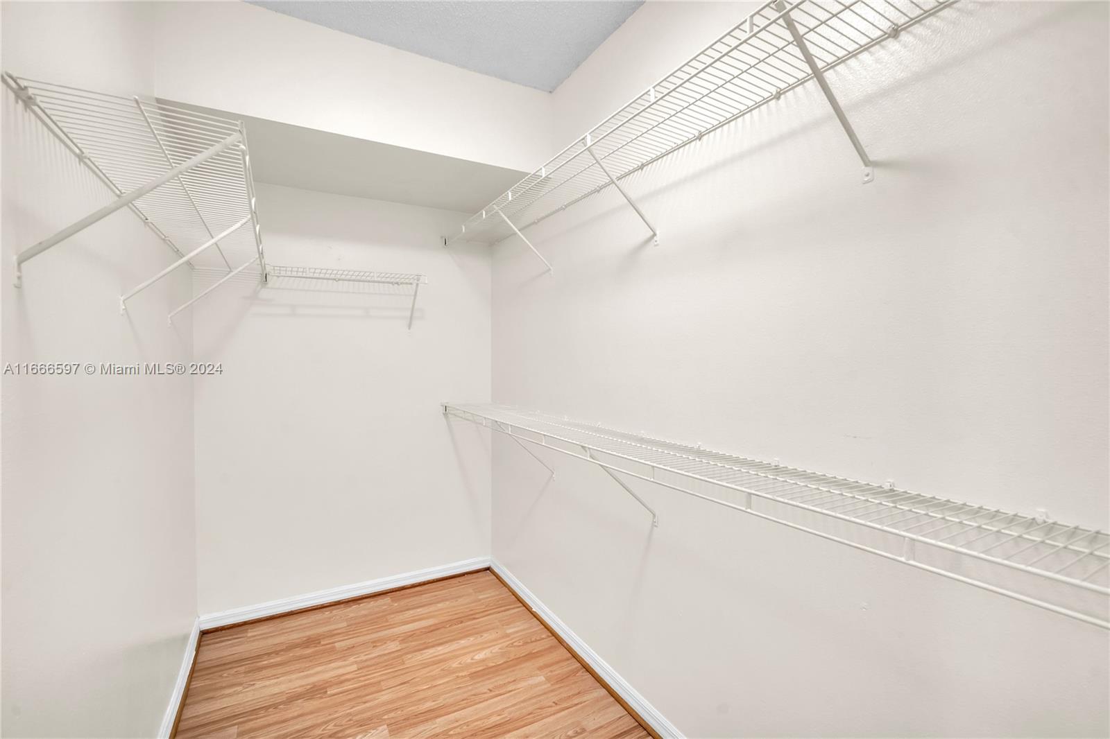 2490 Centergate Dr # 205