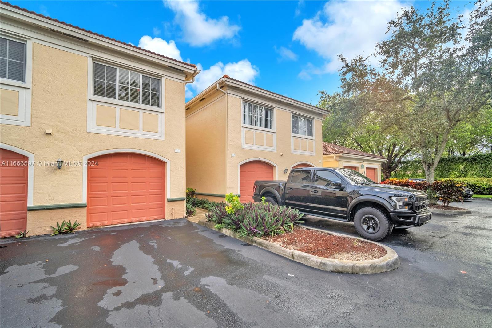 2490 Centergate Dr # 205