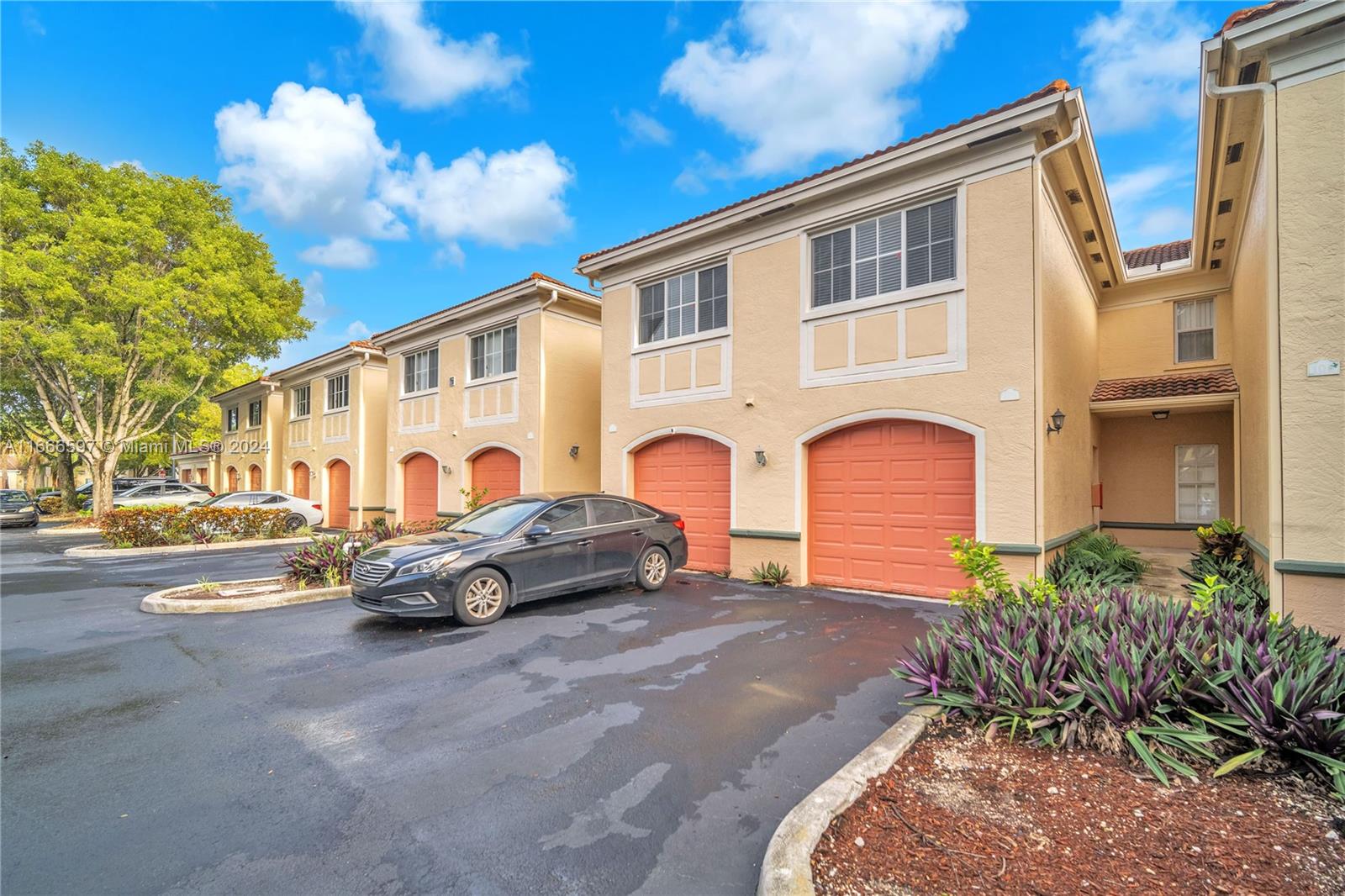 2490 Centergate Dr # 205