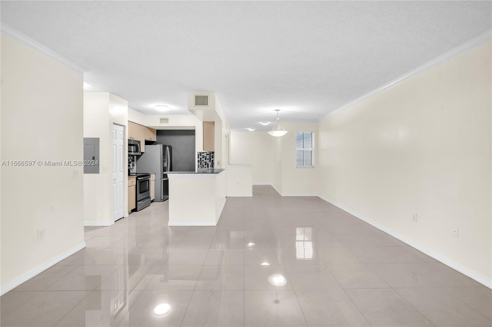 2490 Centergate Dr # 205