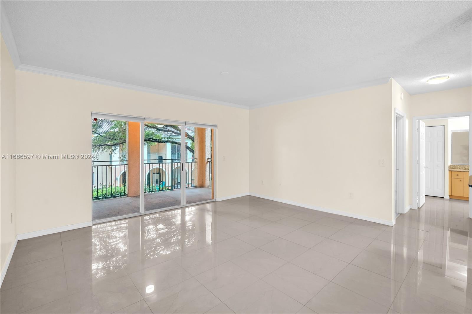 2490 Centergate Dr # 205