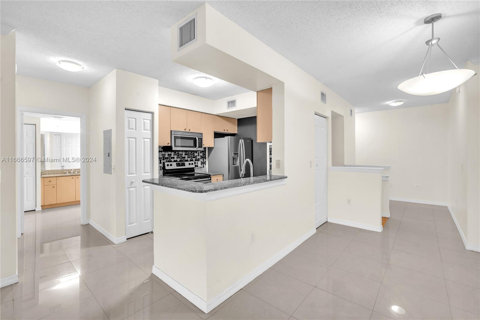 2490 Centergate Dr # 205