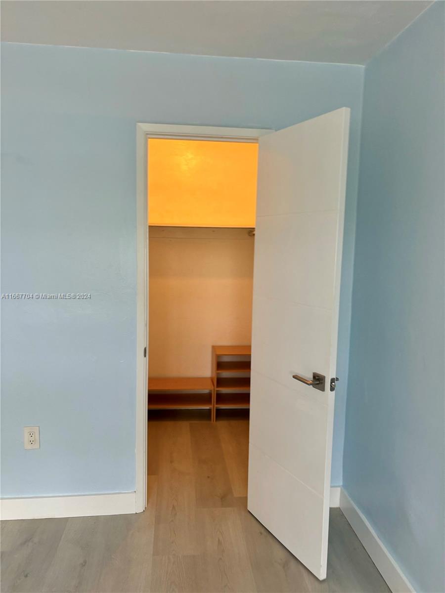 325 Ocean Dr # 303