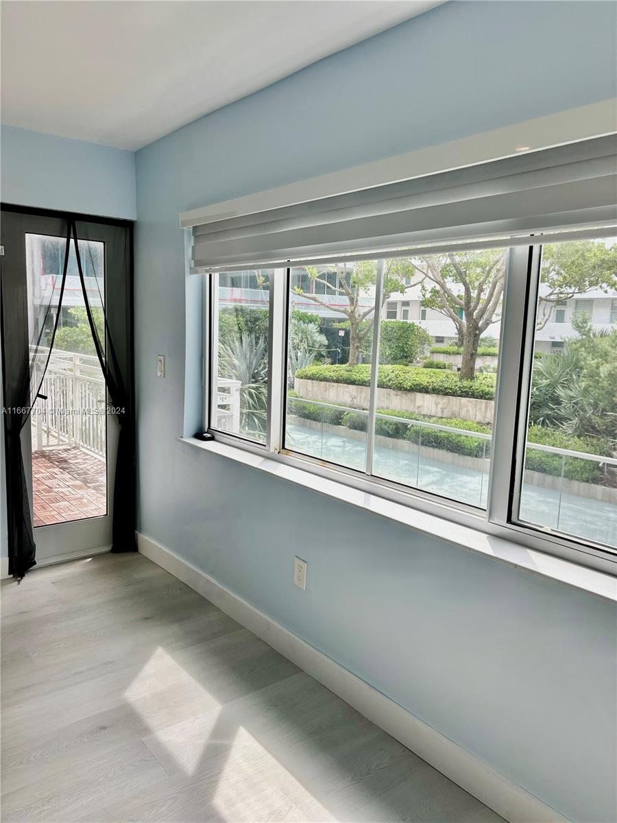 325 Ocean Dr # 303