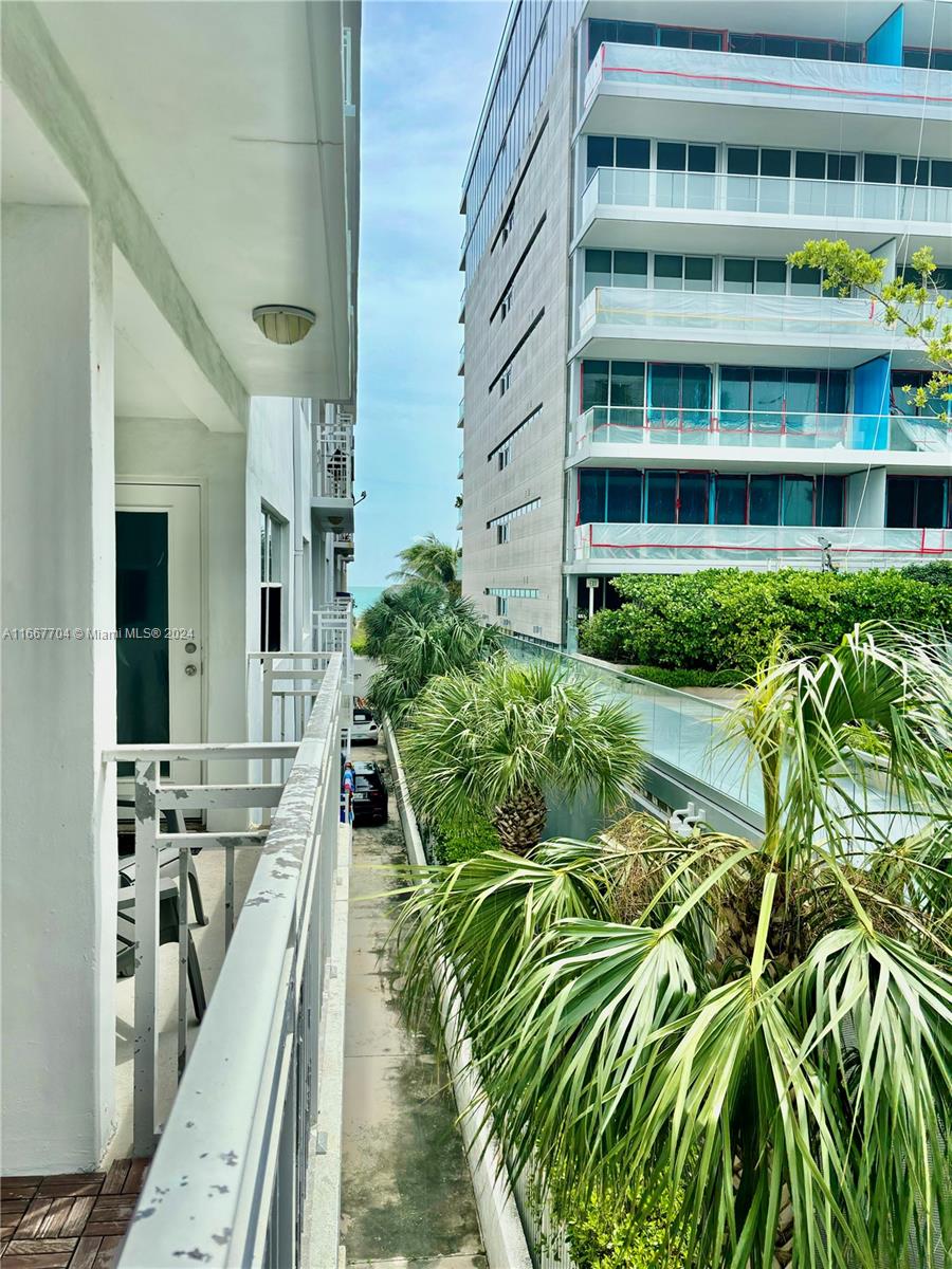 325 Ocean Dr # 303