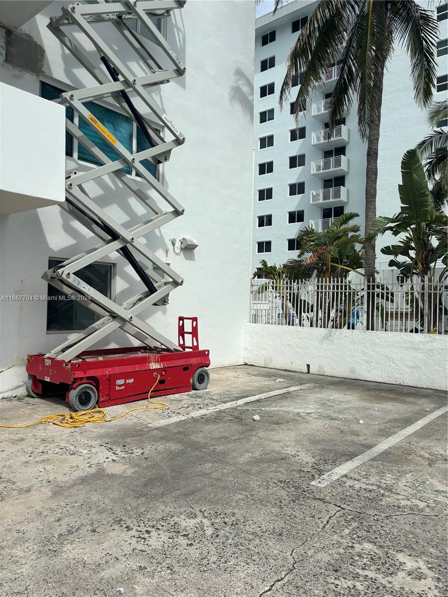 325 Ocean Dr # 303