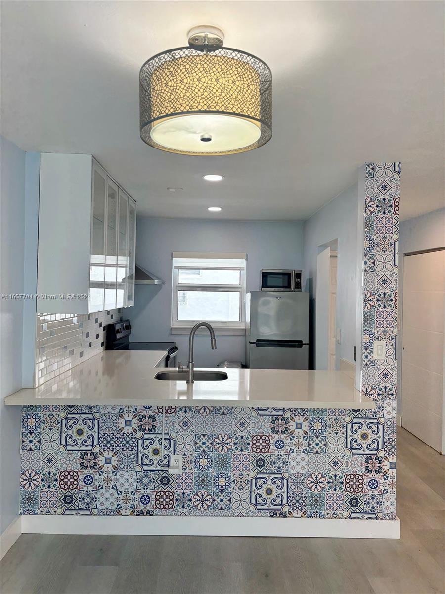 325 Ocean Dr # 303