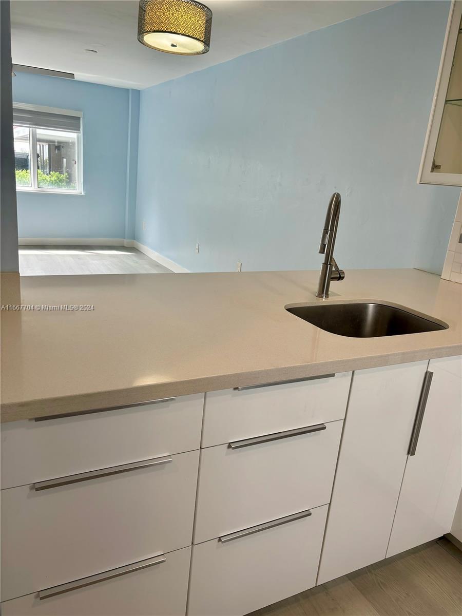 325 Ocean Dr # 303