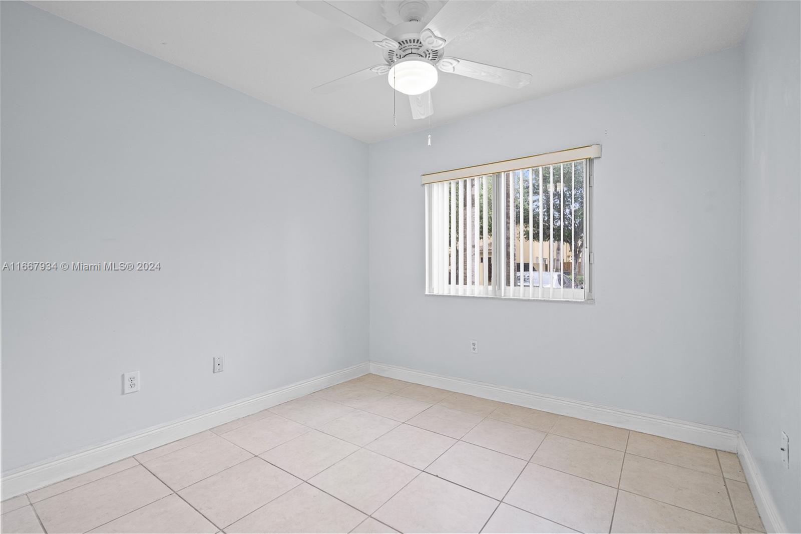 980 NE 33rd Ter # 104