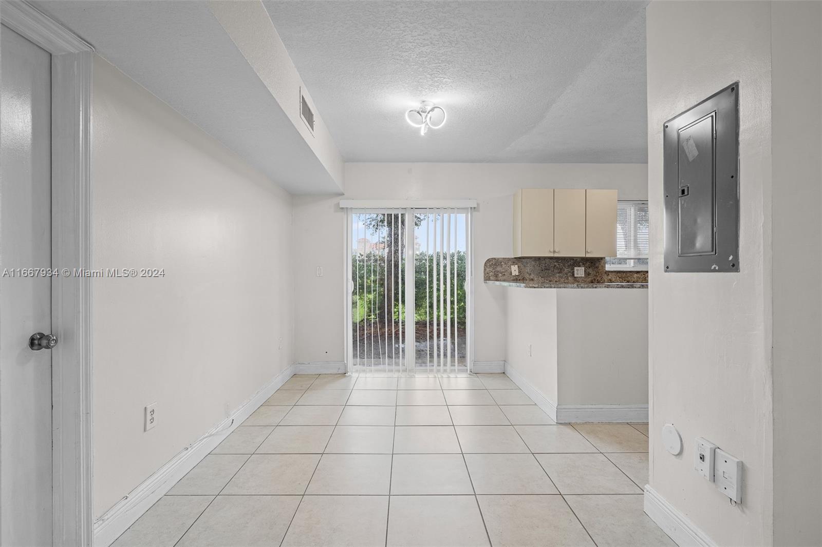 980 NE 33rd Ter # 104