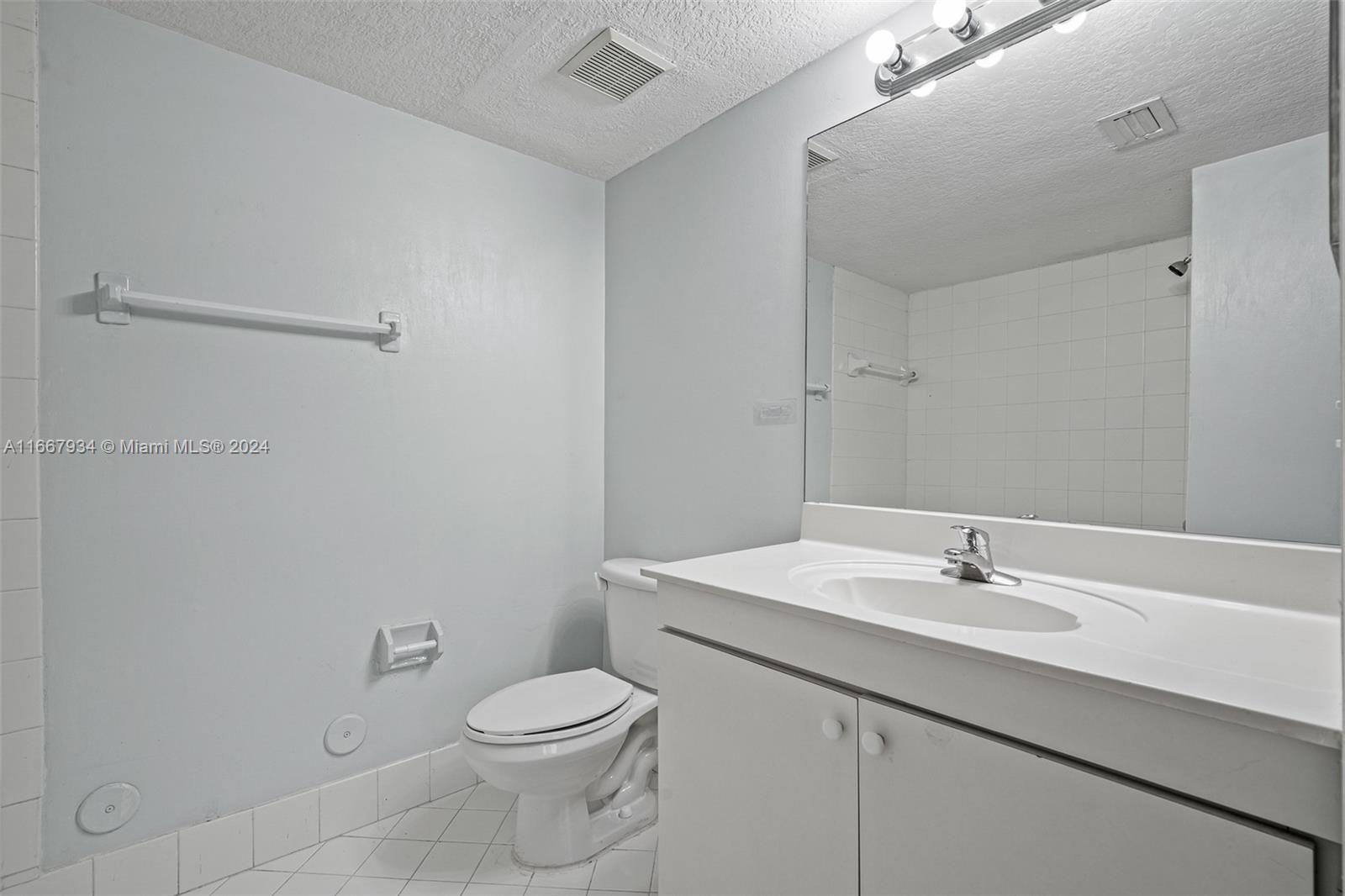 980 NE 33rd Ter # 104