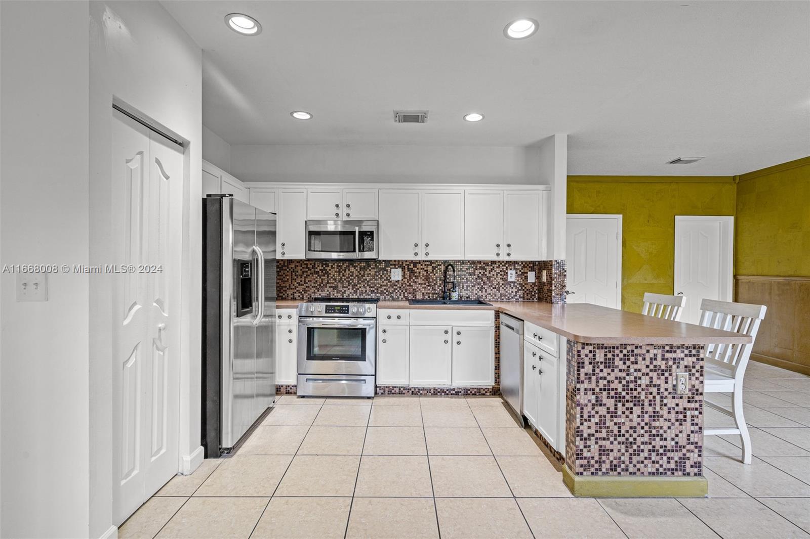 1231 NE 42nd Ave # 1231