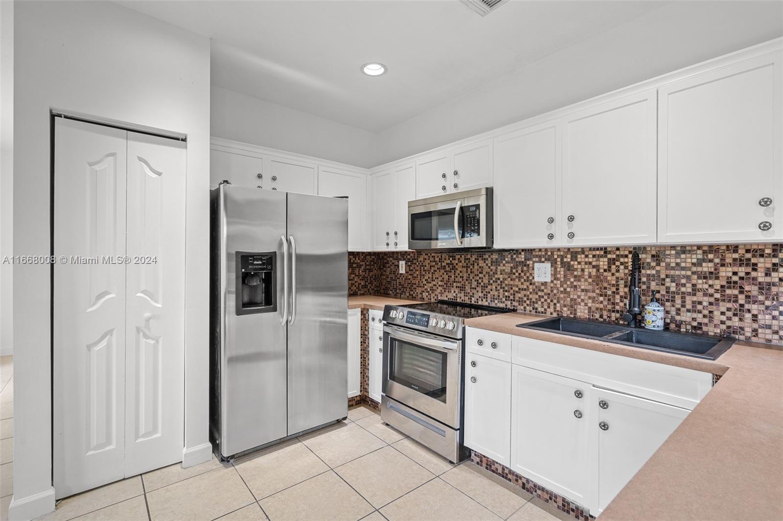1231 NE 42nd Ave # 1231