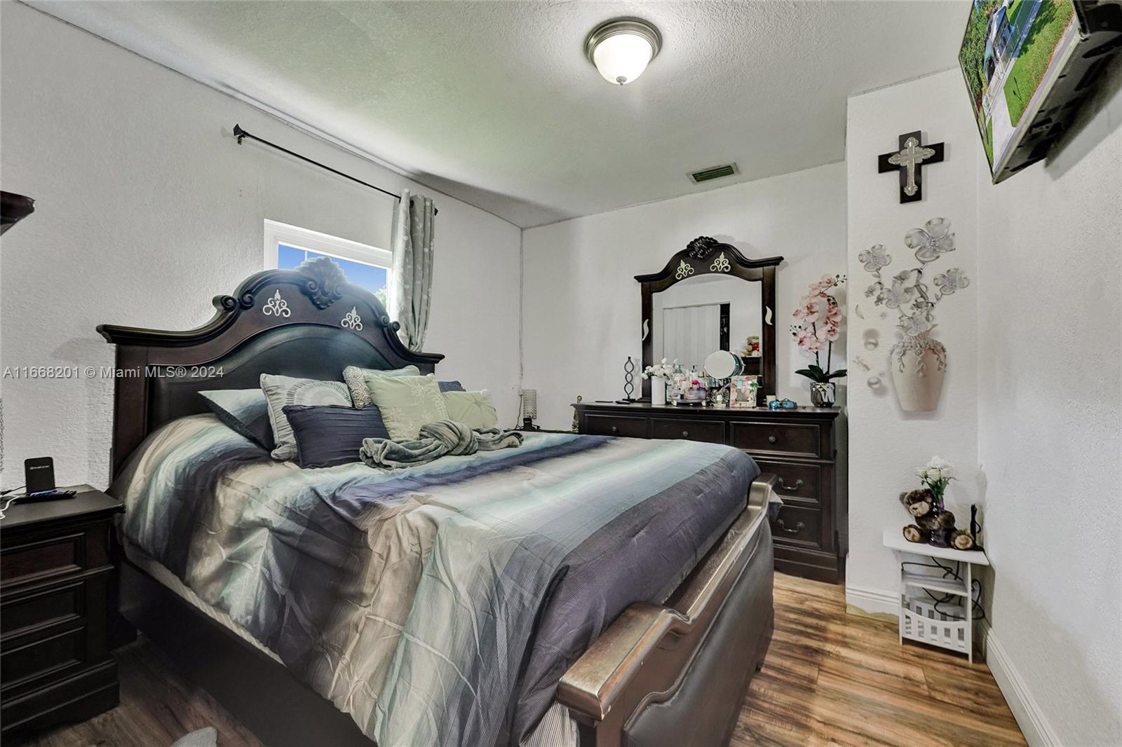 5805 NW 30th Ave
