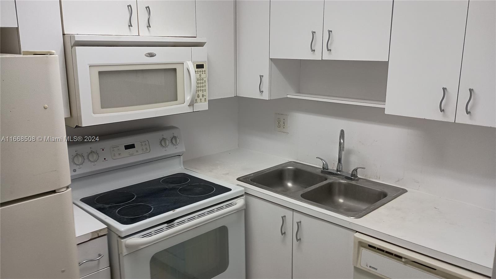 8321 NW 7th St # 206 Unit: 1-206