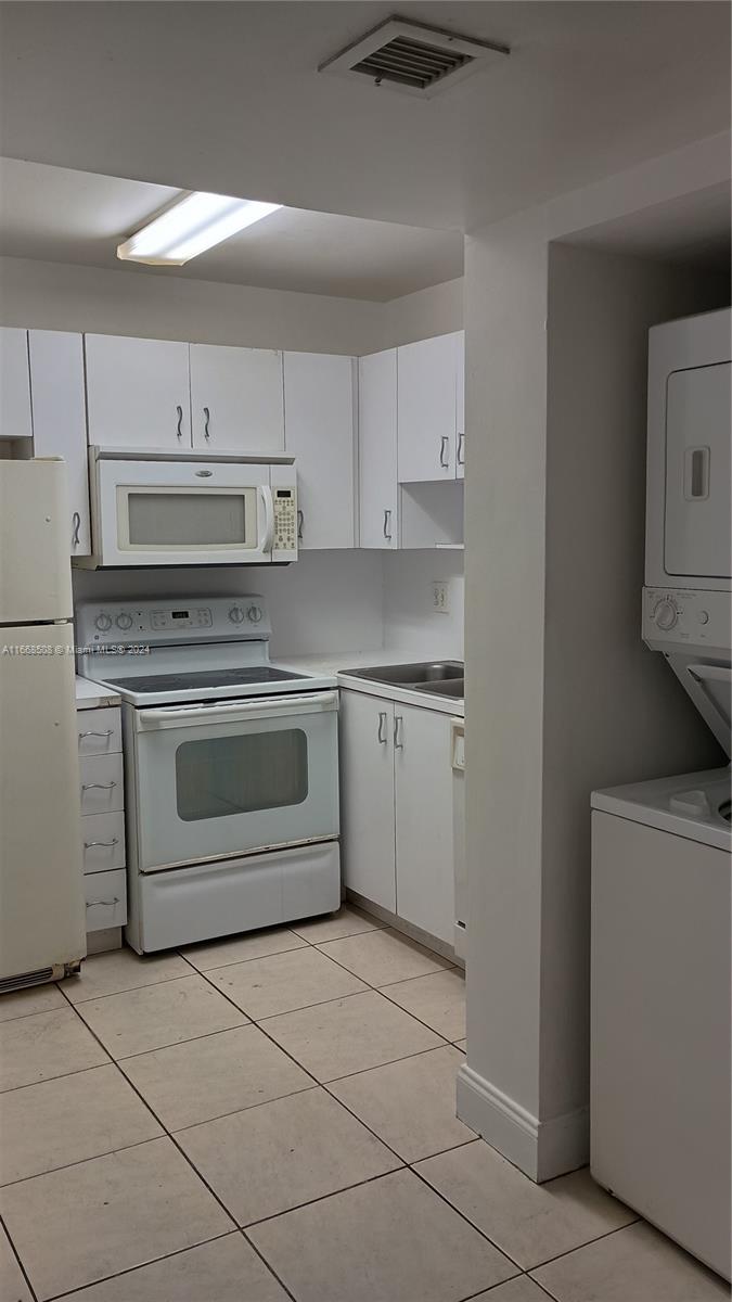 8321 NW 7th St # 206 Unit: 1-206