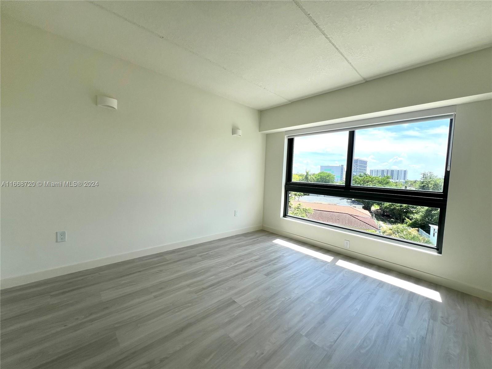 2285 SW 27th St # 201