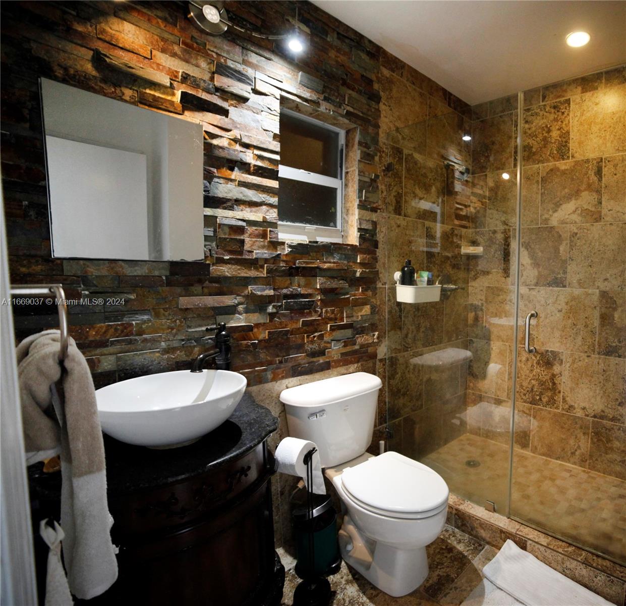 2325 SW 17th St Unit: -