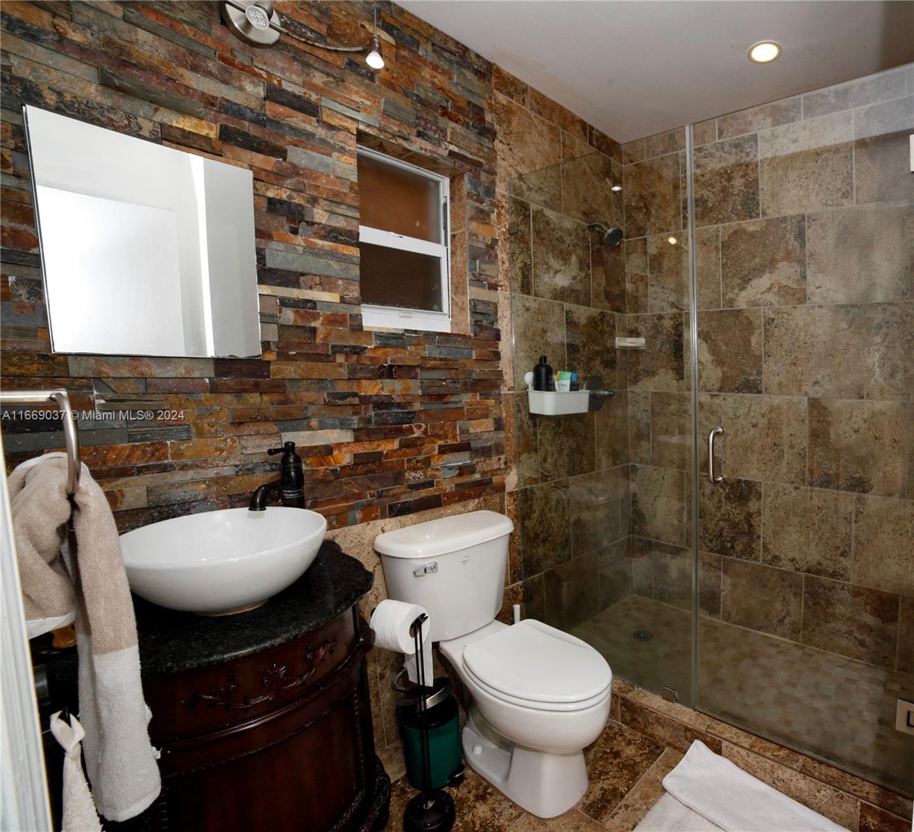 2325 SW 17th St Unit: -
